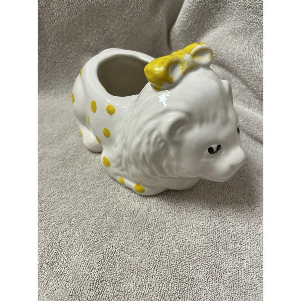 Lion Planter Ceramic White With Yellow Accents‎ Polka Dots Medium Sized